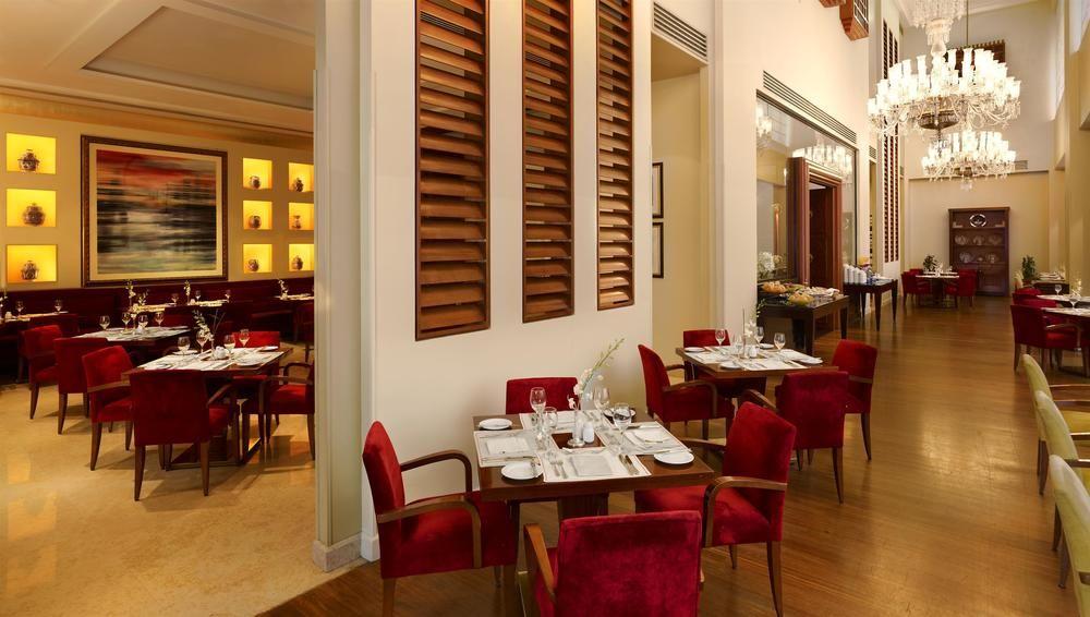 Le Meridien Al Khobar Esterno foto The restaurant
