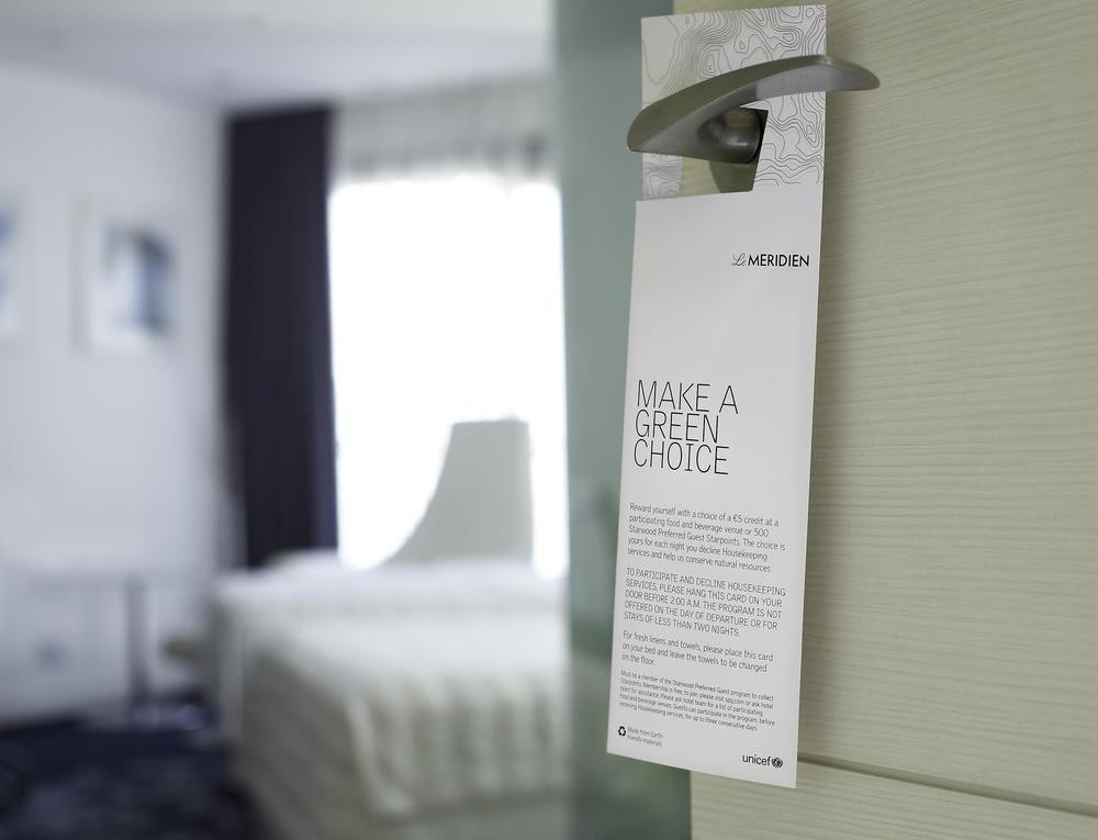 Le Meridien Al Khobar Esterno foto A door hanger
