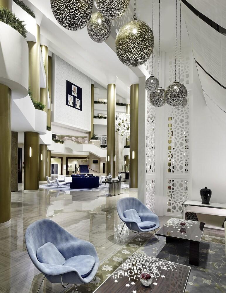 Le Meridien Al Khobar Esterno foto The lobby of the hotel