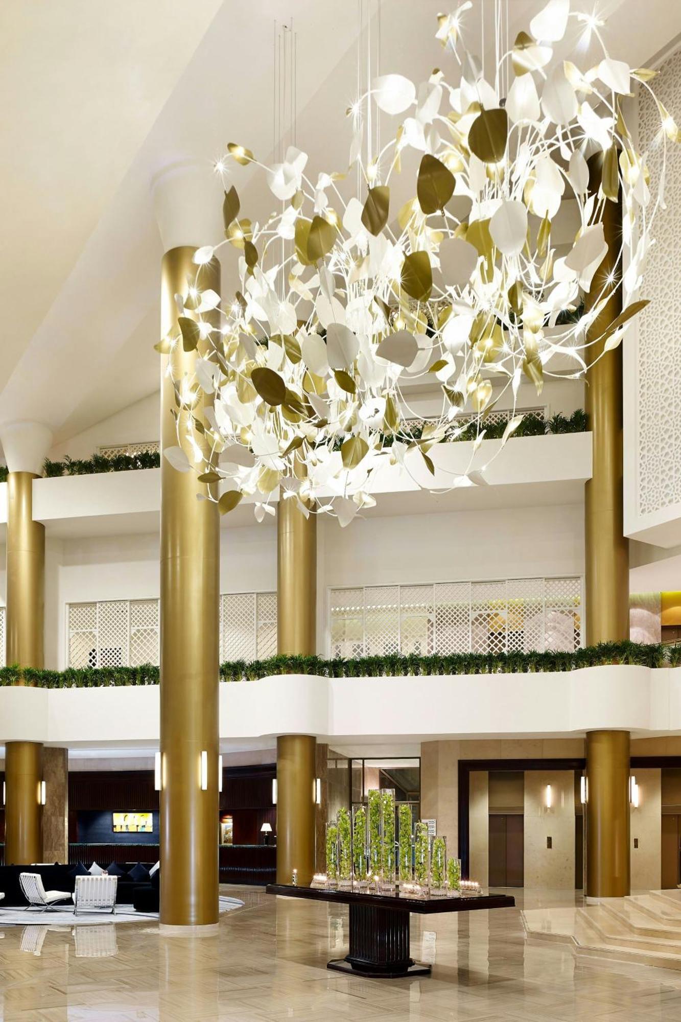 Le Meridien Al Khobar Esterno foto The interior of the hotel
