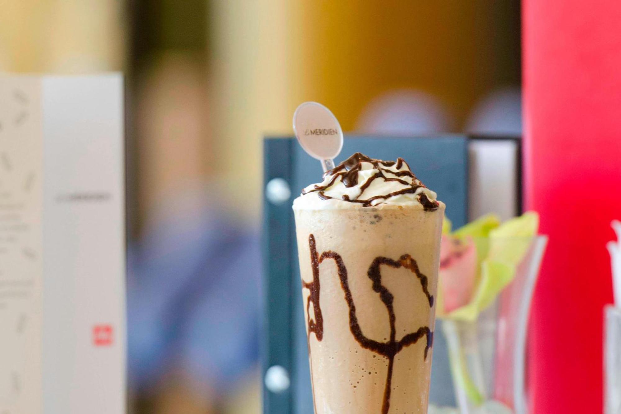 Le Meridien Al Khobar Esterno foto A coffee frappe
