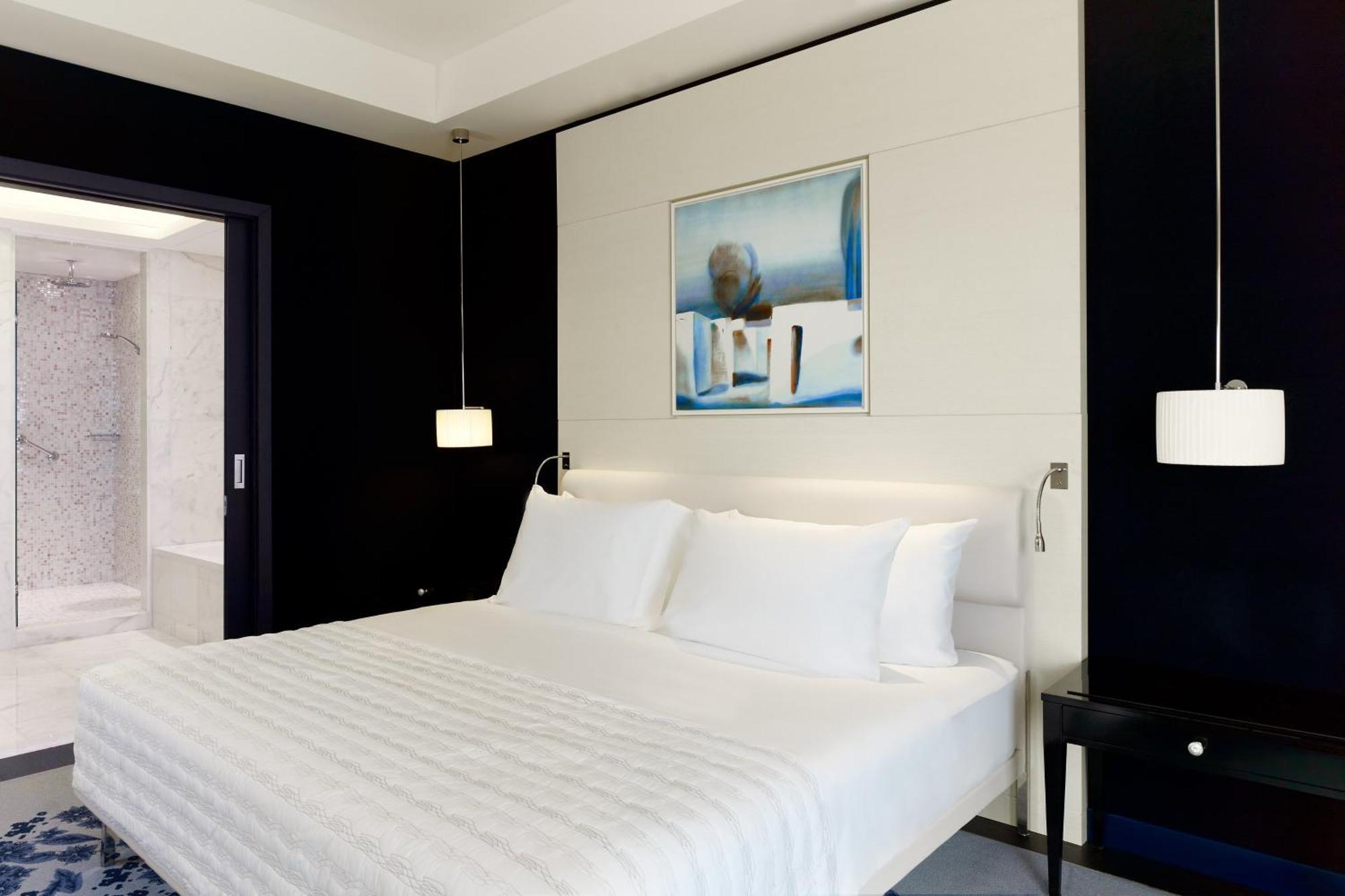Le Meridien Al Khobar Esterno foto A bedroom at the hotel