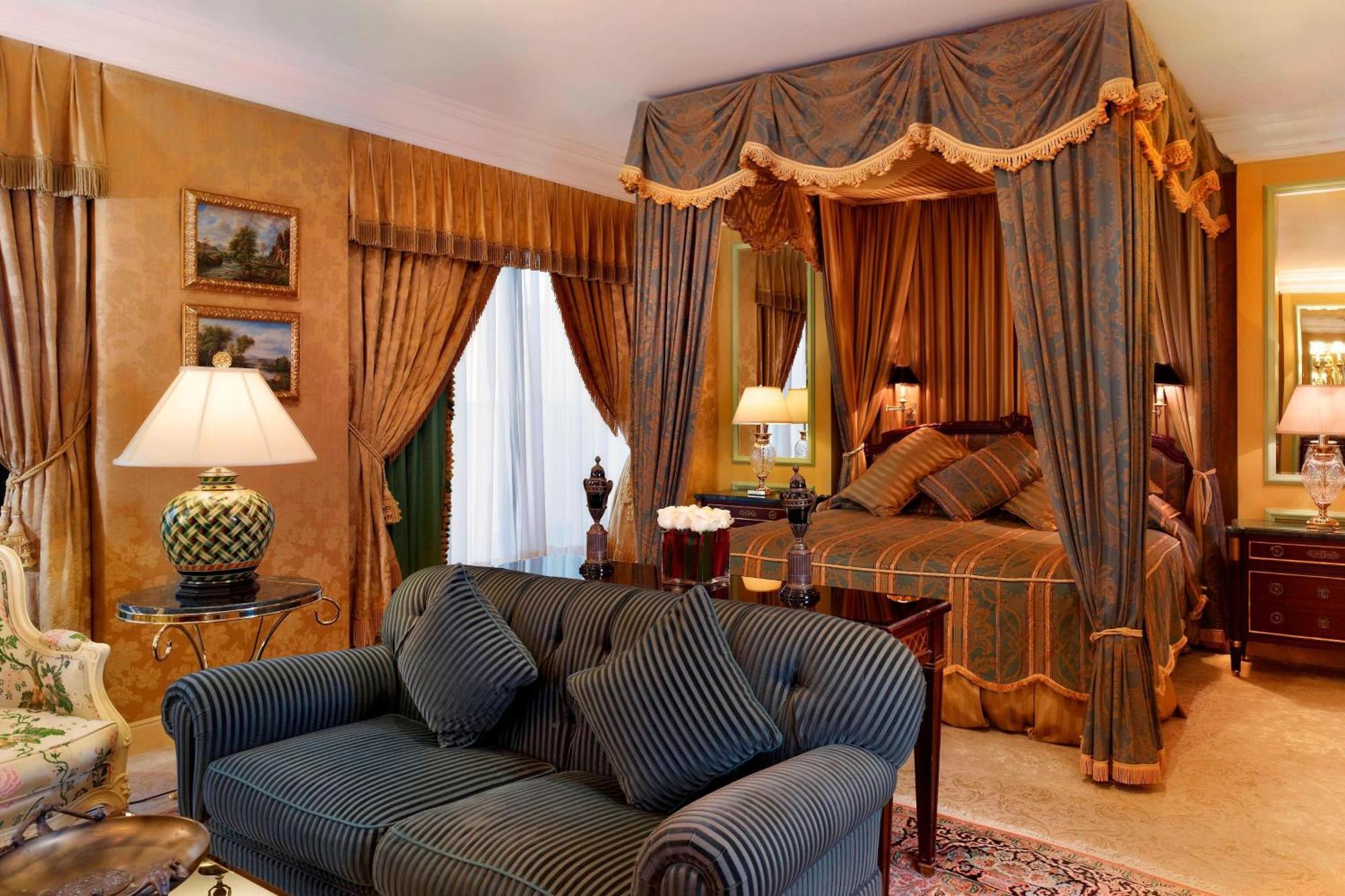 Le Meridien Al Khobar Esterno foto A suite at the hotel