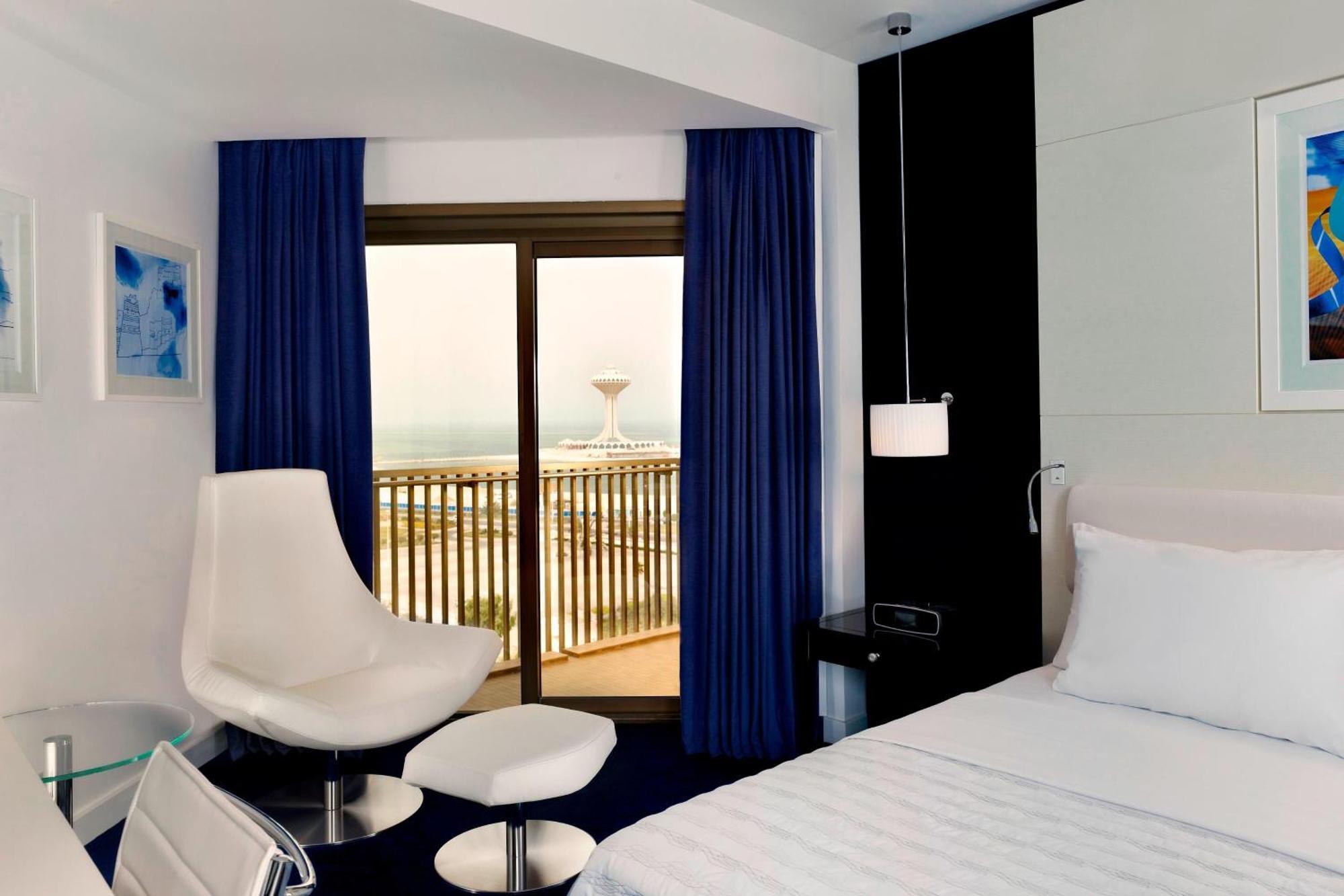 Le Meridien Al Khobar Esterno foto A room at the hotel